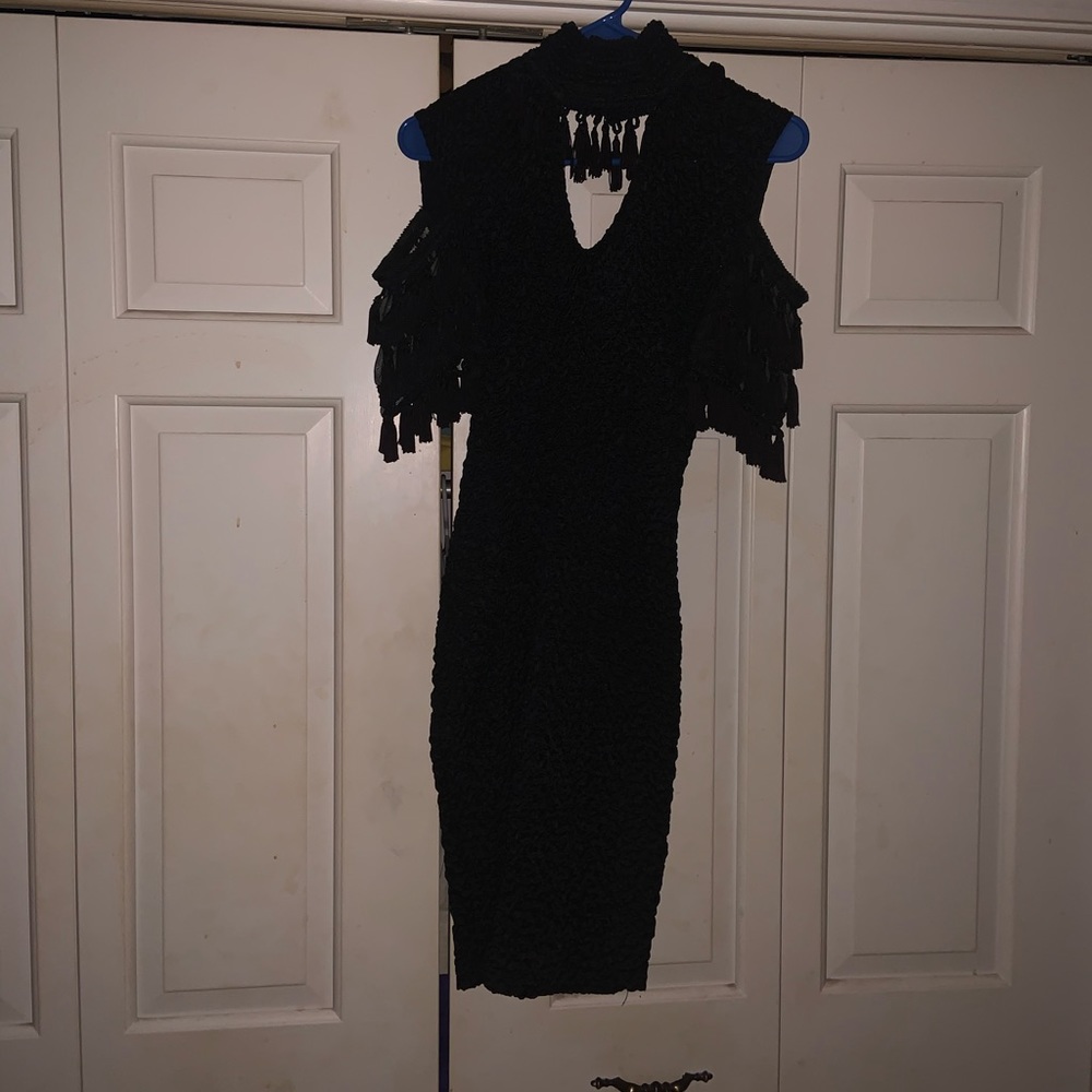 SEXY, COLD SHOULDER DRESS WITH TASSELS - Picture 8 of 8